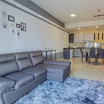 Lovely 2 Bedroom W Pool For 6 Pax - Chan Sow Lin