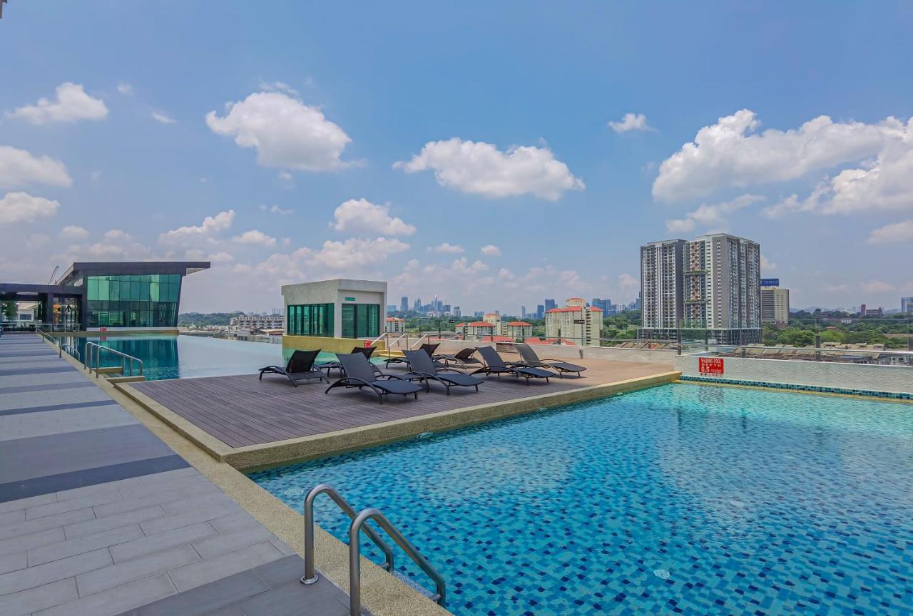 Lovely 2 Bedroom W Pool For 6 Pax - Chan Sow Lin Pangsapuri Kuala Lumpur